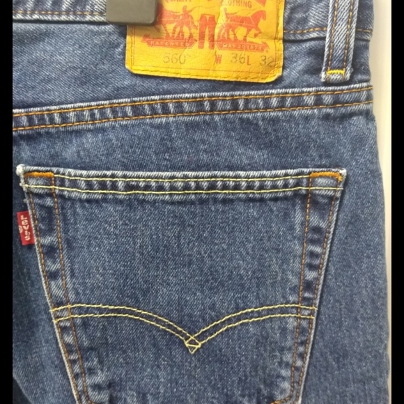 VTG Levi's 560 Loose Fit Blue Denim Jeans 36x32 - Picture 3 of 3